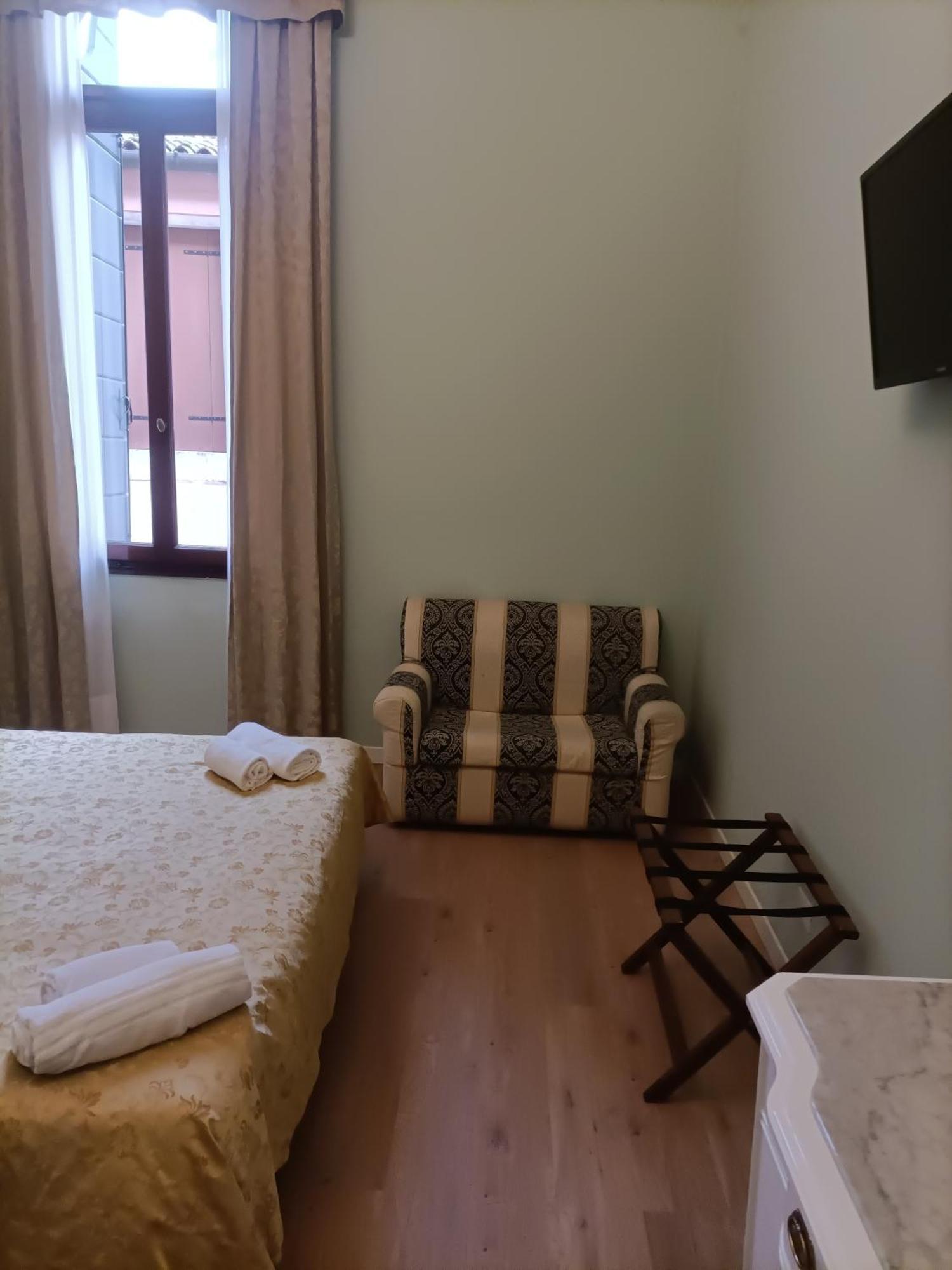 Palazzo Lion Morosini - Check In Presso Locanda Ai Santi Apostoli Venetië Buitenkant foto