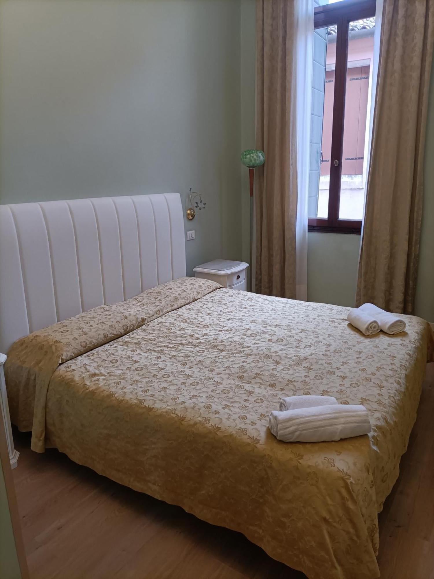Palazzo Lion Morosini - Check In Presso Locanda Ai Santi Apostoli Venetië Buitenkant foto