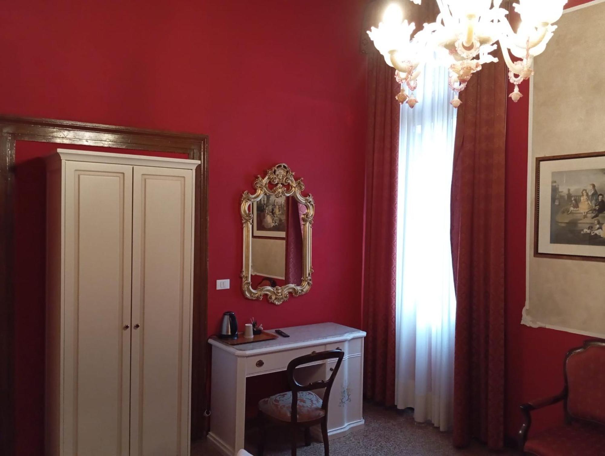 Palazzo Lion Morosini - Check In Presso Locanda Ai Santi Apostoli Venetië Buitenkant foto