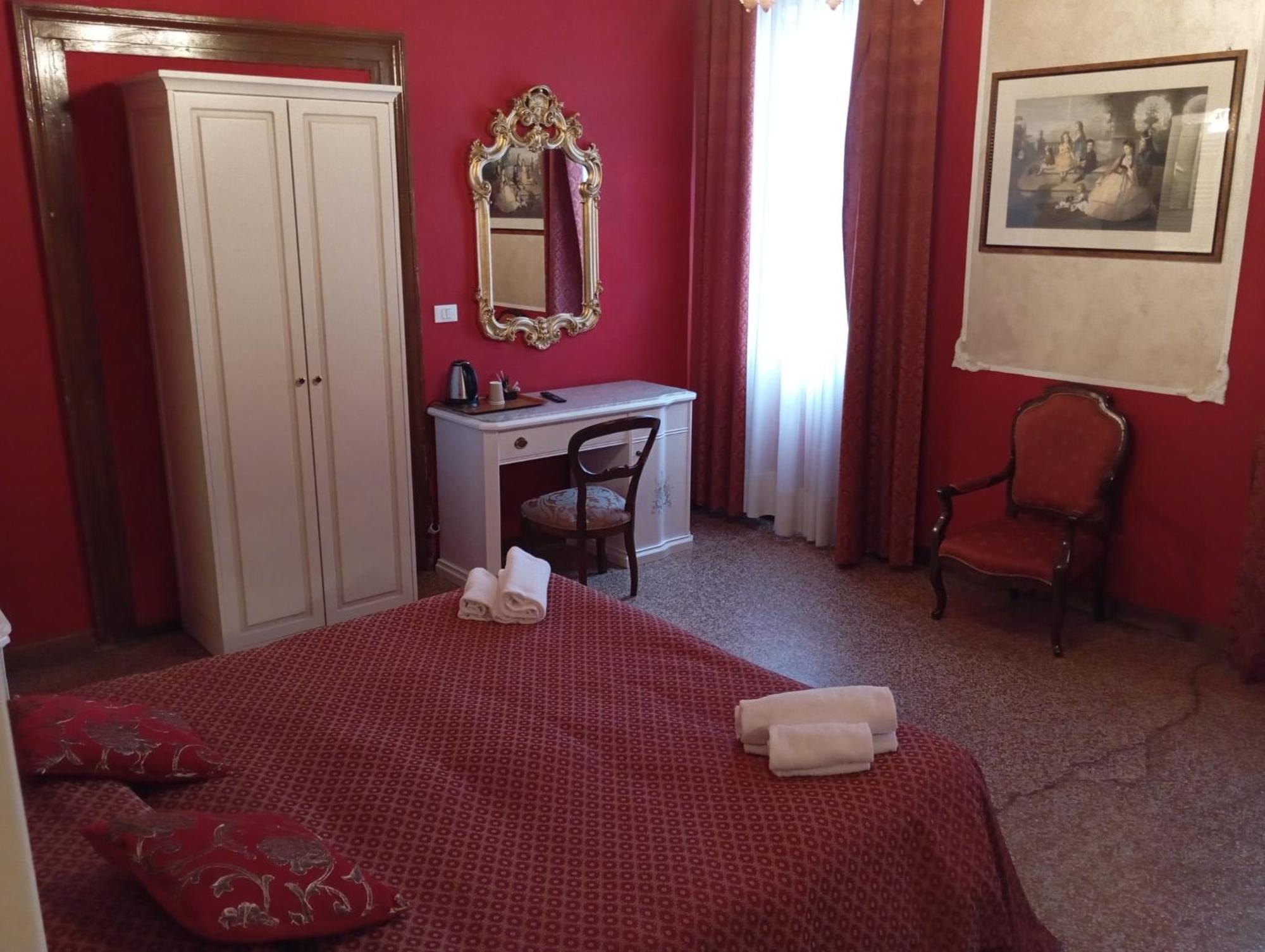 Palazzo Lion Morosini - Check In Presso Locanda Ai Santi Apostoli Venetië Buitenkant foto