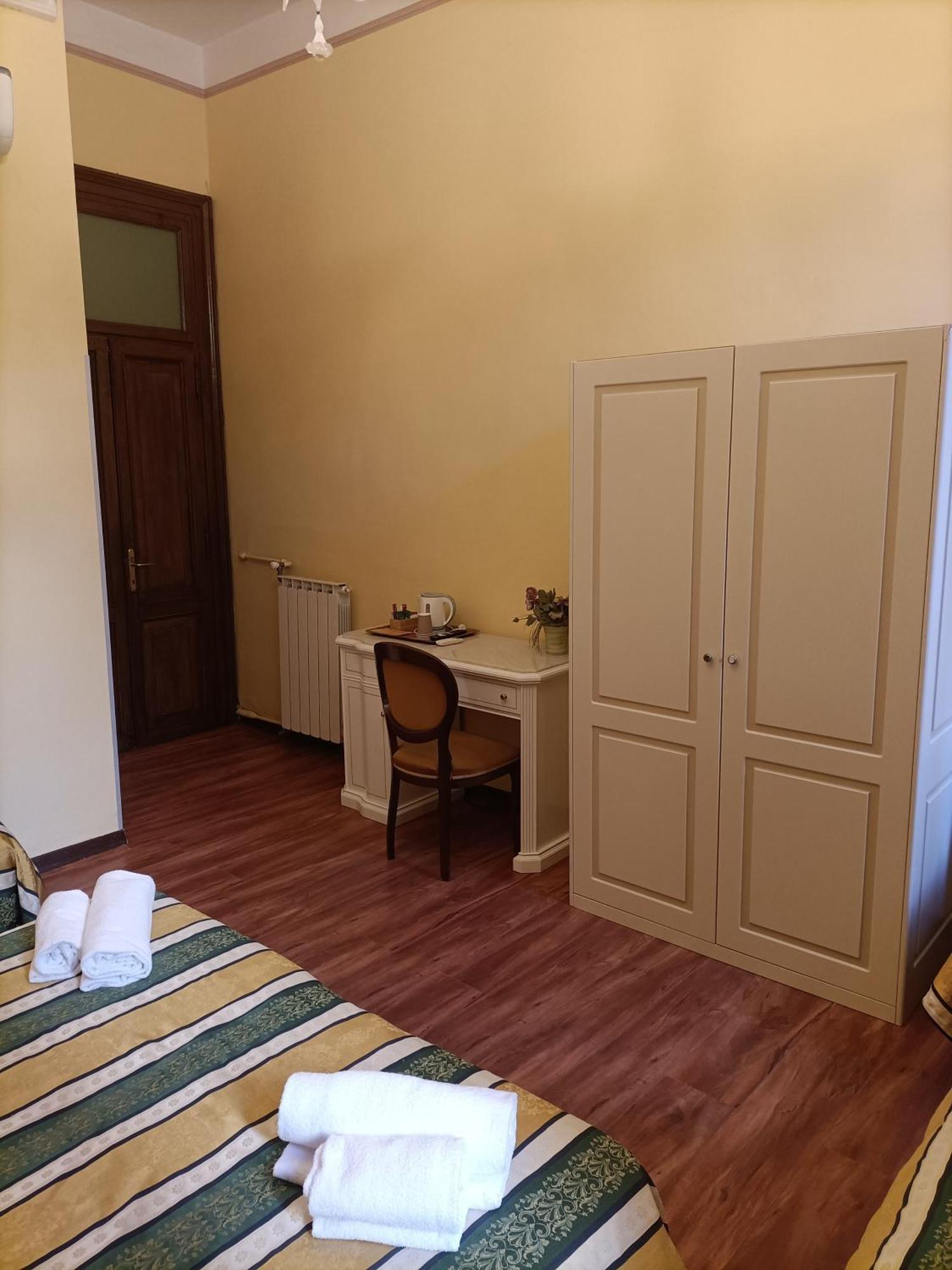 Palazzo Lion Morosini - Check In Presso Locanda Ai Santi Apostoli Venetië Buitenkant foto