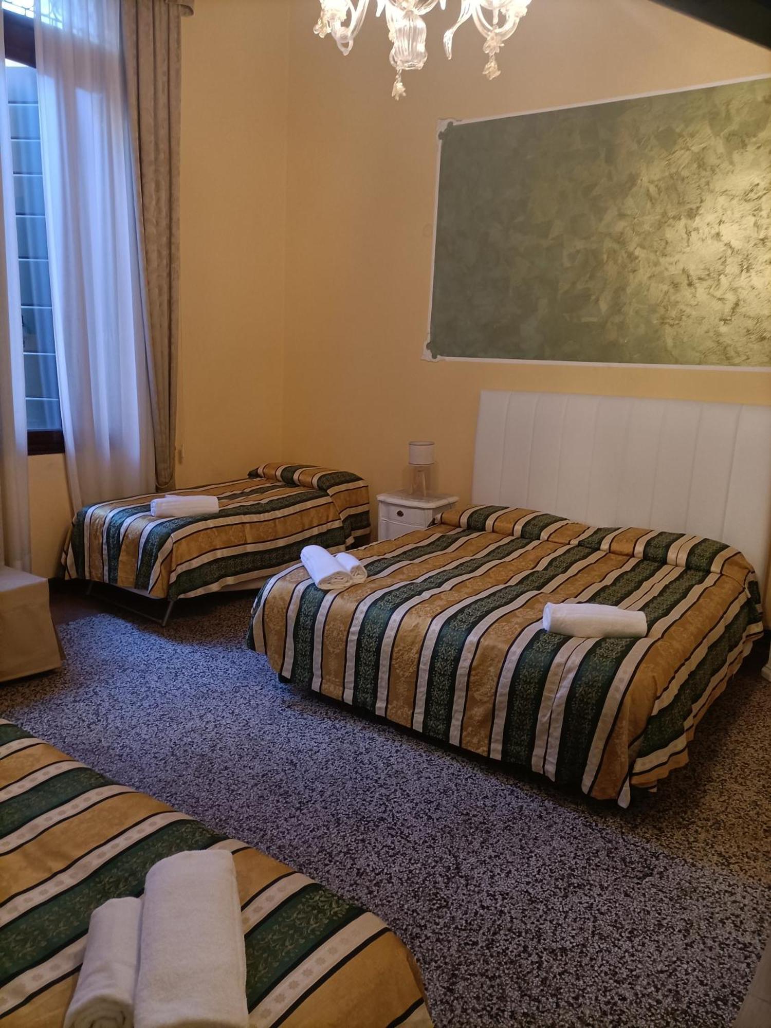 Palazzo Lion Morosini - Check In Presso Locanda Ai Santi Apostoli Venetië Buitenkant foto