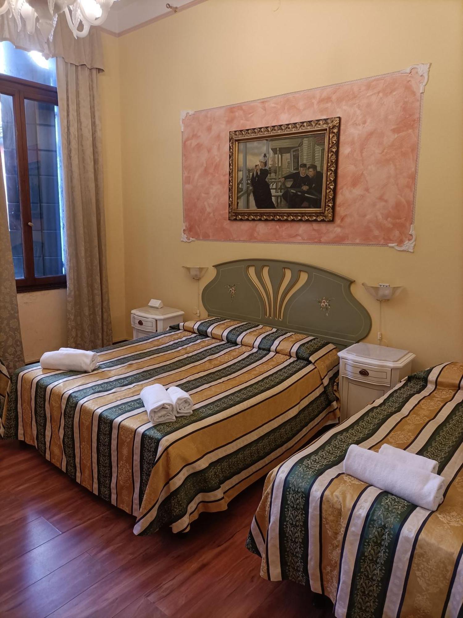 Palazzo Lion Morosini - Check In Presso Locanda Ai Santi Apostoli Venetië Buitenkant foto