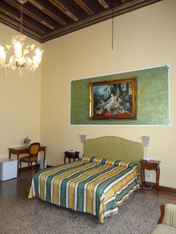 Palazzo Lion Morosini - Check In Presso Locanda Ai Santi Apostoli Venetië Buitenkant foto